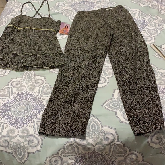 Matching Set - Picture 2 of 6